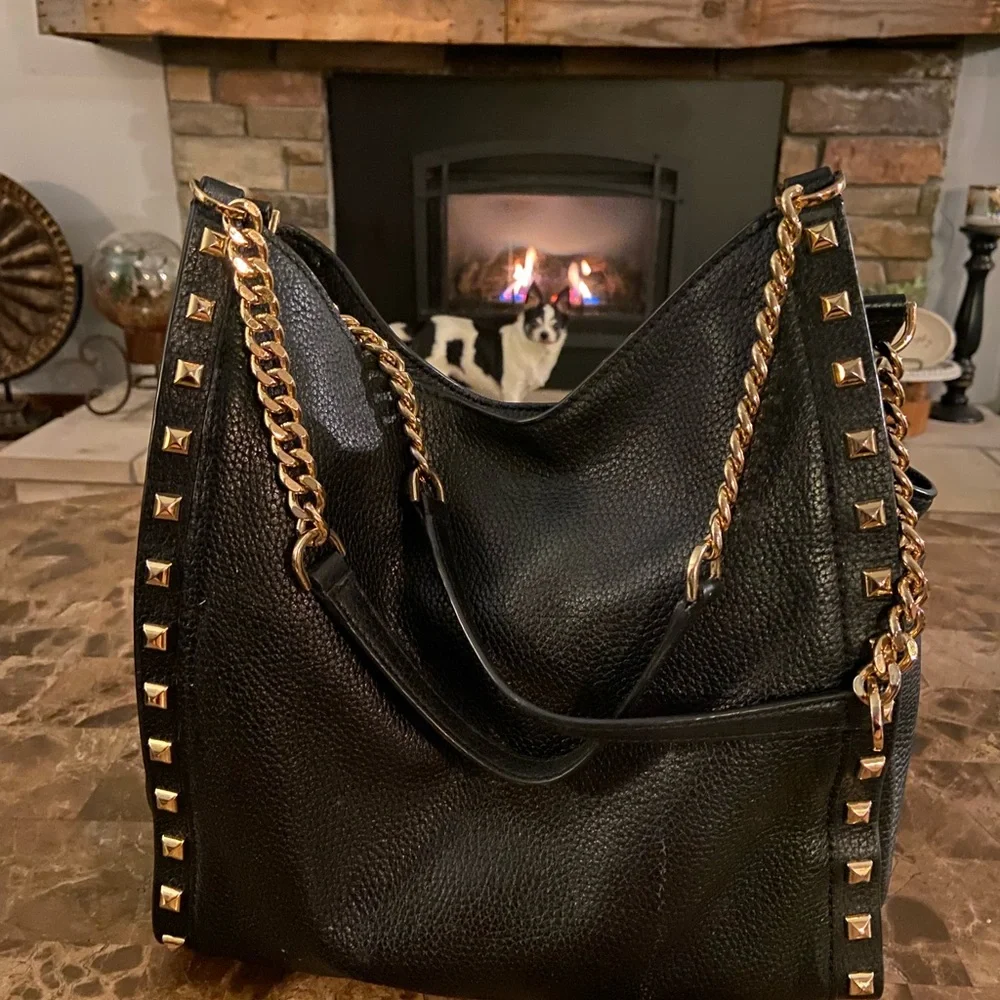 Michael Kors gold metal w/ black pebbled leather bag satchel Medium size - Picture 2 of 8